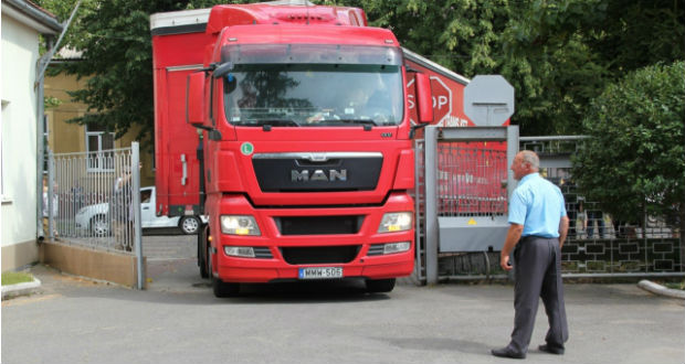 Betegágyakat adományoztak a munkácsi katonai kórháznak