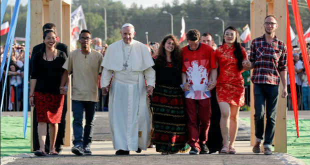 Ferenc pápa: ne féljetek hinni az új, a nemzetek közötti gyűlöletet elvető emberiségben