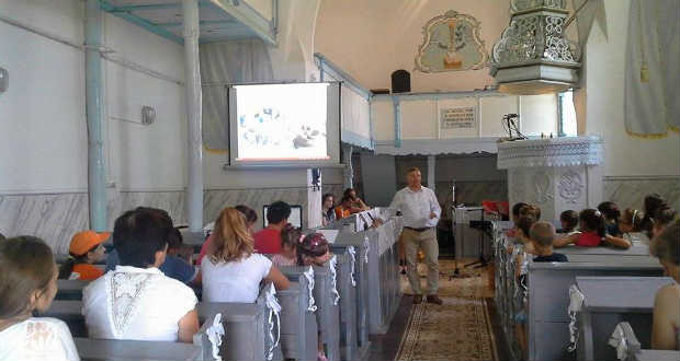 Élet a templomudvarban – ifjúsági nap és játszótéravatás Szőlősgyulán