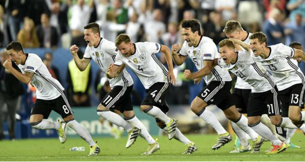 EURO-2016 – Tizenegyesekkel jutott tovább Németország