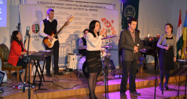 „Itt nem a zenész áll a középpontban” – Interjú a Trinitas Band együttessel