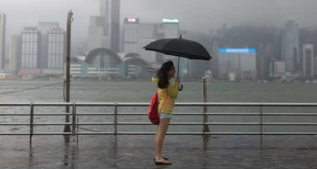 Megbénította az életet Hongkongban a Nida tájfun