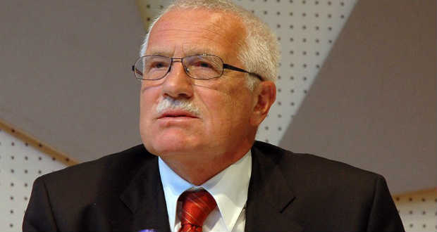 Klaus: minden eszközzel meg kell állítani a migránsok Európába özönlését