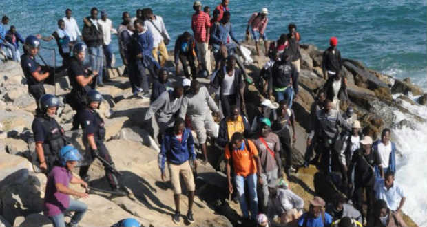 Olasz titkosszolgálat: dzsihadisták rejtőznek a tengeren érkező migránsok között