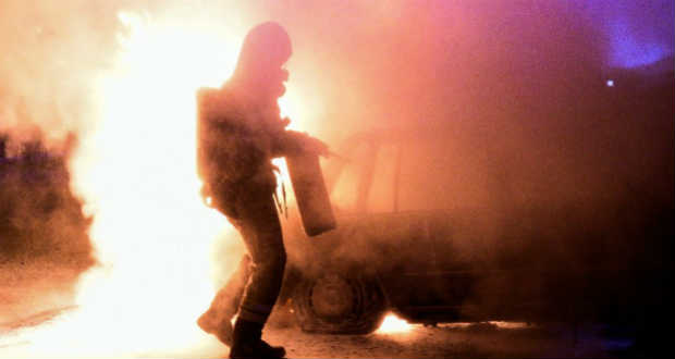 Annyi autót gyújtanak fel Malmőben, hogy már a lakosoknak is oltaniuk kell őket