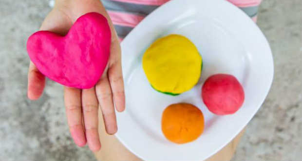 Színes gyurma a gyereknek – házilag