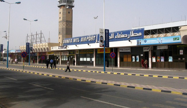 Lezárták a jemeni főváros repülőterét az arab koalíció felújított bombázásai miatt