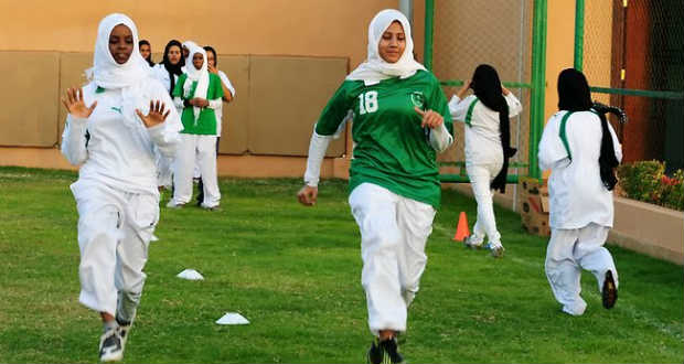 Bírósághoz fordulnak a muzulmán diáklányok Belgiumban a fejkendő viselése érdekében