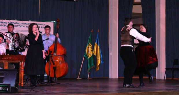 Mi zörög a szomszédban? – Évadnyitó folkkocsma Beregszászban