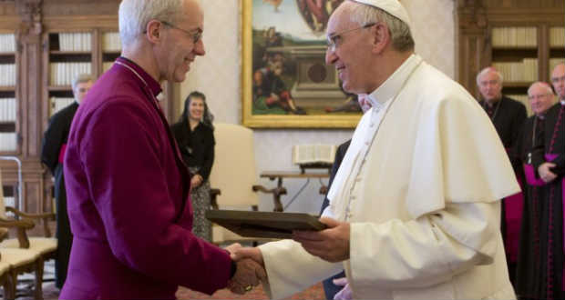 Közös nyilatkozatot írt alá a katolikus egyházfő és Canterbury érseke Rómában