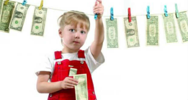 Ellenőrizhetik gyermekeik pénzköltését a kárpátaljai iskolások szülei