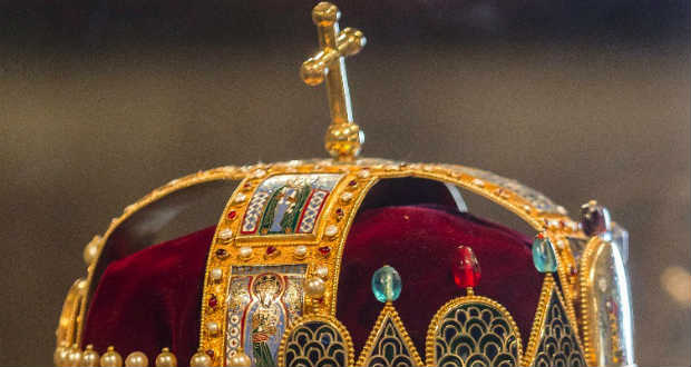 A Szent Korona mindig visszatér Magyarországra
