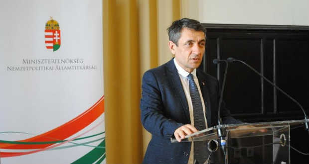 Külhoni magyar hallgatóknak tart továbbképzést a nemzetpolitikai államtitkárság