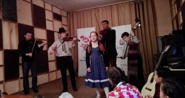 Mezőkaszonyban adott koncertet a BorzsaVári zenekar