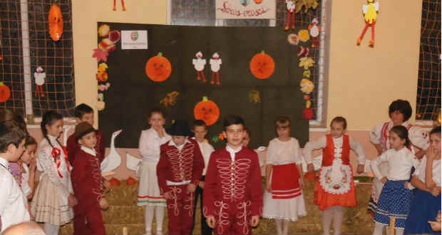 Márton-napi vigadalmat rendezett a sárosoroszi Búbos Kemence Civil Szervezet