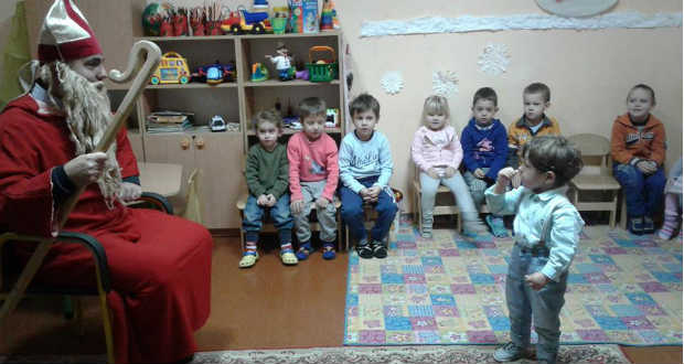 A Beregszászi 5. Számú Bentlakásos Óvodában járt a Mikulás