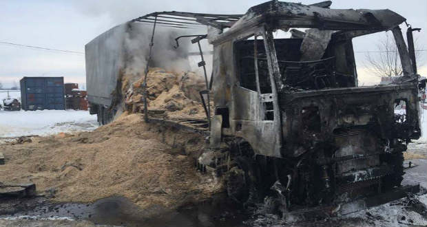 Porig égett egy orosz rendszámú kamion Beregrákos közelében