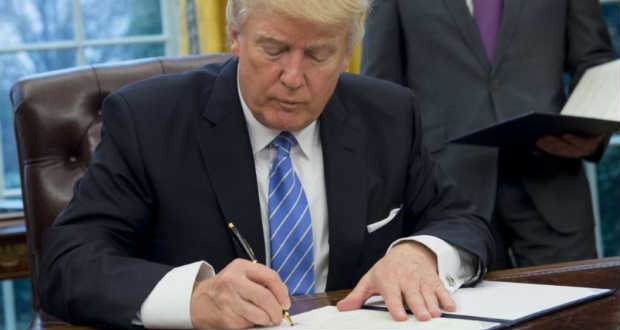 Aláírja Trump az Oroszország elleni szankciókról szóló törvényt