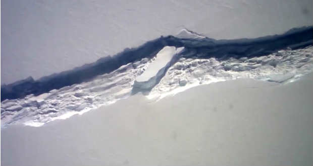 Reped az Antarktisz jege – hatalmas jéghegy készül leválni