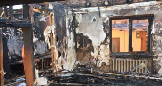 A tűzoltók tehetetlensége miatt égett porrá egy ház Kárpátalján