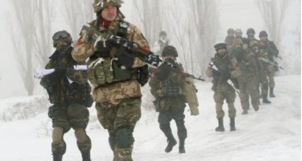 Nem szűnnek a harcok Donyecknél, egy kamaszfiú életét vesztette