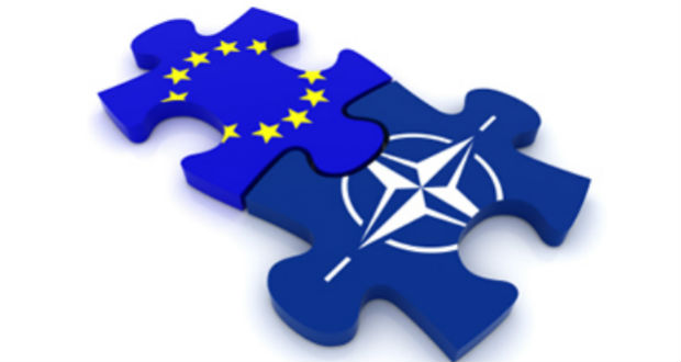 Az alkotmánybíróság engedélyezte, hogy beleírják a NATO- és EU-csatlakozást Ukrajna alaptörvényébe