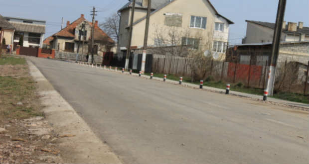 Így néznek ki télvíz után a nagydobronyi „csináldmagad” utak