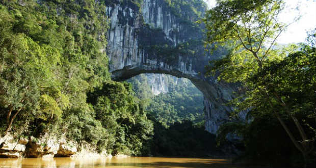 A kínai Tündérhíd – a világ legnagyobb természetes boltív képződménye