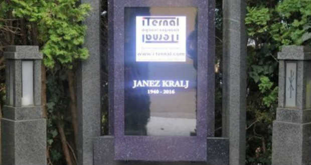 Digitális sírkövet dobtak piacra