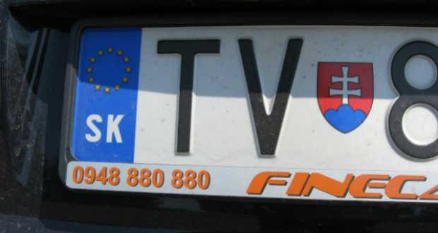 A külföldi rendszámú autósok körmére néznek Ukrajnában