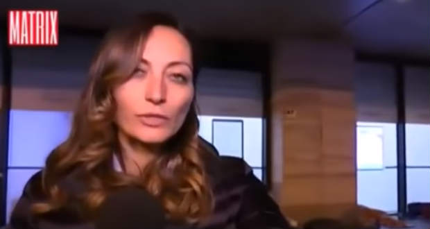 Élő adásban támadtak meg a migránsok egy riporternőt