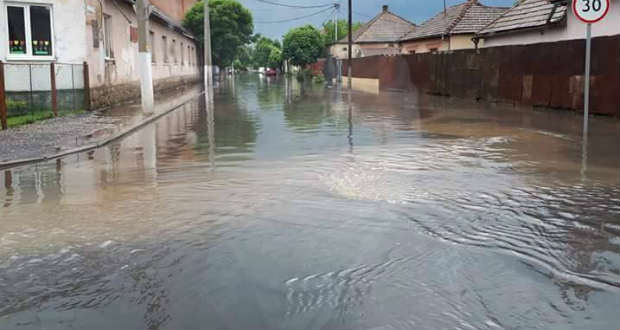 Özönvízszerű eső Beregszászban és környékén