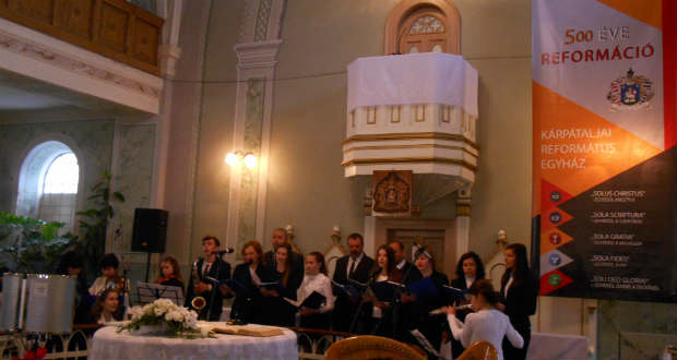 „Itt vagyunk te szent igéd hallására…”