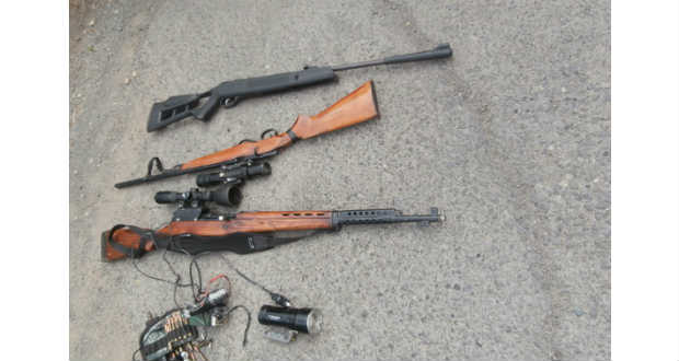 Fegyvereket találtak Beregszászban egy autóban