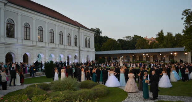 Július 29-én rendezik meg a 192. balatonfüredi Anna-bált