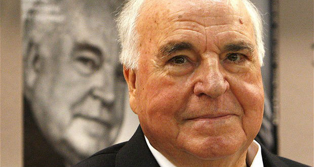 Elhunyt Helmut Kohl