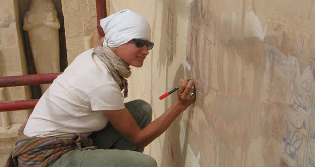 Egy Luxor közeli raktárban bukkantak rá egy egyiptomi fáraói templom maradványaira