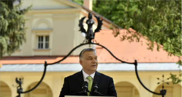 Orbán: minél többet ad fel hitéből és a kultúrájából Európa, annál gyengébb lesz
