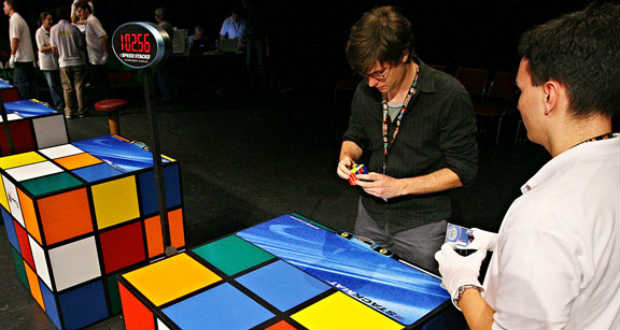 Párizsban rendezik meg a 9. Rubik-kocka világbajnokságot