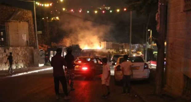 Több tucat palesztin sebesült meg Jeruzsálem óvárosánál a Mecsetek tere körül zajló zavargásokban