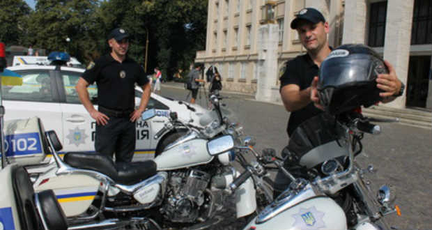 Motorkerékpáros rendőrjárőrök Ungváron