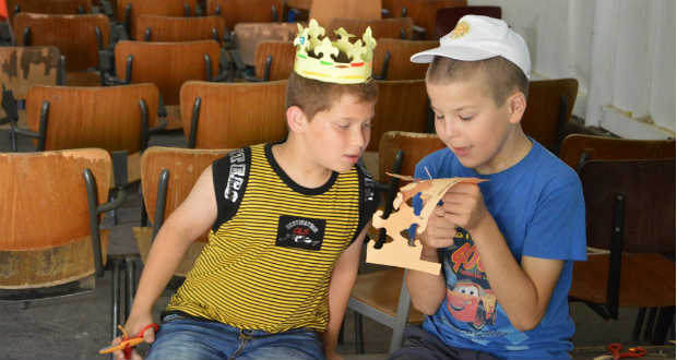 „Királyfi vagyok, én meg királylány, a jövőnk már ott van a Királynál”