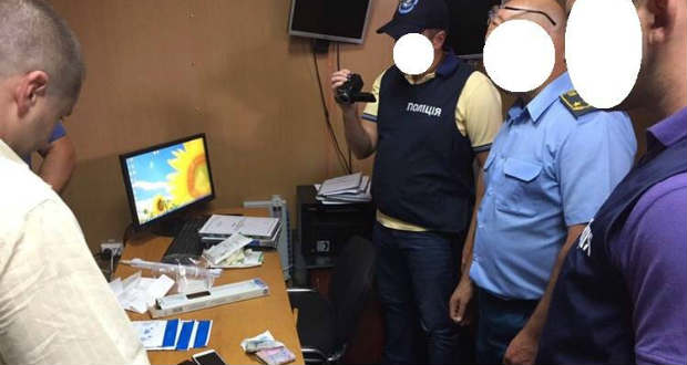 Ismét az újlaki határátkelőnél razziázott az SZBU – letartóztatták a vámparancsnokot