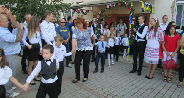 Tanévkezdés a Beregszászi 4. Számú Kossuth Lajos Középiskolában