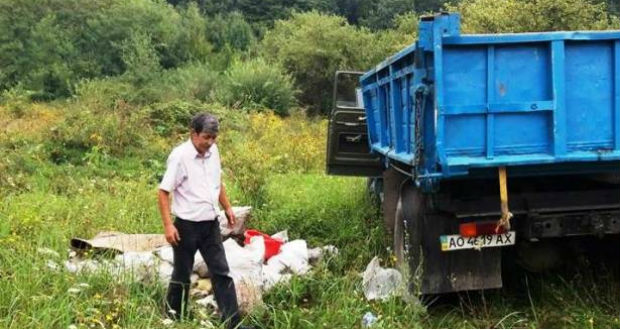 Állatok maradványait szállító autót tartóztattak fel Alsóschönbornban