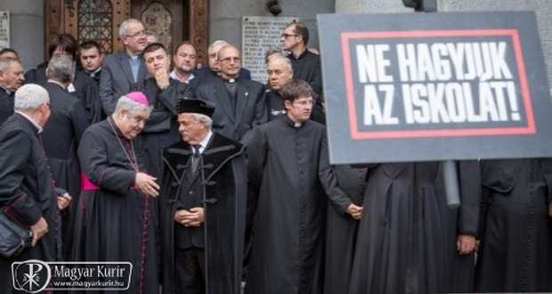 „Nem mondunk le arról, hogy Marosvásárhelyen Római Katolikus Teológiai Líceumunk legyen”