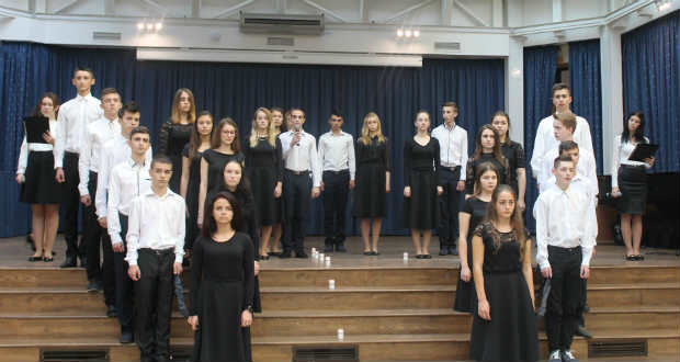 A jelen sokkal tartozik a múltnak – Az aradi vértanúkra emlékeztek a Felsőfokú Szakképző diákjai