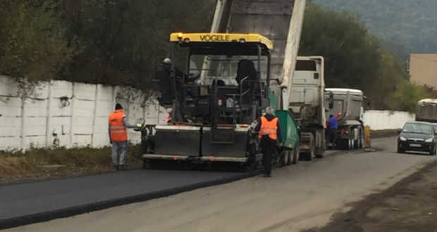 Félbehagyták a megkezdett útjavítást Kölcsény és Szarvasrét között