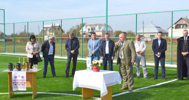 Műfüves labdarúgó-kispályát avattak Badalóban