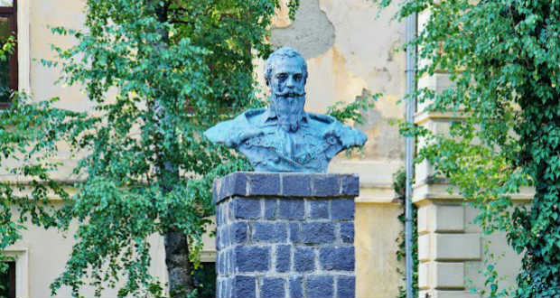 A nagyszőlősi Perényi Zsigmond szobránál is megemlékeztek az aradi vértanúkról